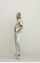 High-Waisted Wide Leg Linen Pants with Tailored Fit and Soft Drape for Elegant Comfort