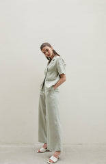 High-Waisted Wide Leg Linen Pants with Tailored Fit and Soft Drape for Elegant Comfort