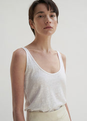 High-Waisted Linen Midi Skirt with Sleek Silhouette and Concealed Side Pockets