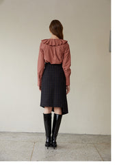 Chic Tailored Linen Blouse with Puff Sleeves and Spread Collar for Elegant Summer Looks