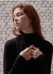 Fitted Cotton Turtleneck Top with Long Sleeves and Stretch Fabric for Elegant Everyday Layering