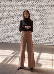 Fitted Cotton Turtleneck Top with Long Sleeves and Stretch Fabric for Elegant Everyday Layering