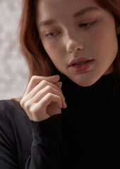 Fitted Cotton Turtleneck Top with Long Sleeves and Stretch Fabric for Elegant Everyday Layering