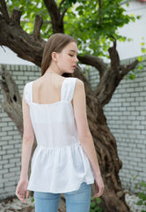 Sleeveless Linen Blouse with Peplum Hem and Button-Front Detail for Feminine Summer Style