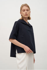 Relaxed-Fit Linen Blouse with Wide Collar and Half Sleeves in Breathable Natural Fabric