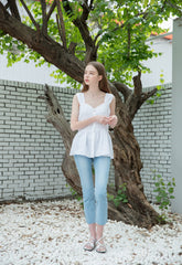 Sleeveless Linen Blouse with Peplum Hem and Button-Front Detail for Feminine Summer Style
