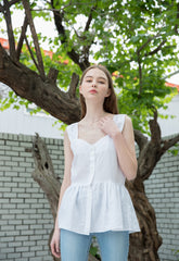 Sleeveless Linen Blouse with Peplum Hem and Button-Front Detail for Feminine Summer Style