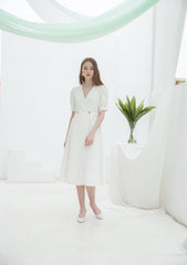 Linen Midi Dress with Puff Sleeves and Double-Breasted Waist Detail for Elegant Summer Wear