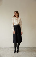 Elegant Linen Blouse with Ruffled Collar and Button-Front Design for Timeless Feminine Style