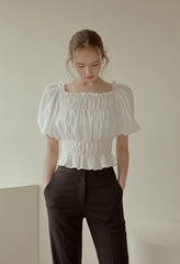 Off-Shoulder Smocked Linen Blouse With Puff Sleeves And Ruffled Hem For Elegant Casual Wear