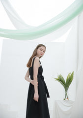 Sleeveless Linen Midi Dress with Square Neckline and Waist Tie for Modern Feminine Silhouette