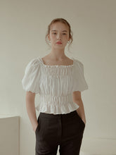 Off-Shoulder Smocked Linen Blouse With Puff Sleeves And Ruffled Hem For Elegant Casual Wear