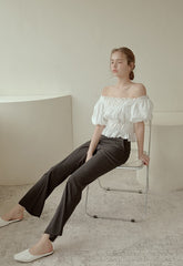 Off-Shoulder Smocked Linen Blouse With Puff Sleeves And Ruffled Hem For Elegant Casual Wear