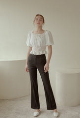 Off-Shoulder Smocked Linen Blouse With Puff Sleeves And Ruffled Hem For Elegant Casual Wear