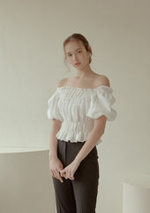 Off-Shoulder Smocked Linen Blouse With Puff Sleeves And Ruffled Hem For Elegant Casual Wear