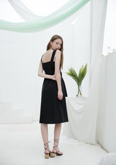 Sleeveless Linen Midi Dress with Square Neckline and Waist Tie for Modern Feminine Silhouette