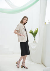 Short-Sleeve Linen Blazer with Notch Lapel and Tailored Fit for Effortless Layered Looks