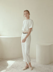 Classic Relaxed-Fit Linen T-Shirt for Women with Breathable Fabric and Minimalist Design