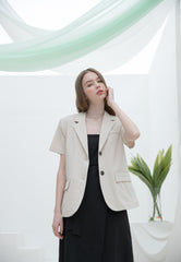 Short-Sleeve Linen Blazer with Notch Lapel and Tailored Fit for Effortless Layered Looks