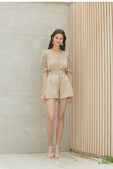 High-Waisted Linen Shorts for Women with Belted Waist – Tailored Summer Fashion Essential