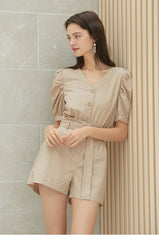 High-Waisted Linen Shorts for Women with Belted Waist – Tailored Summer Fashion Essential