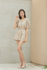 High-Waisted Linen Shorts for Women with Belted Waist – Tailored Summer Fashion Essential