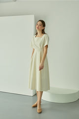 Structured Linen Midi Dress with Square Neckline and Short Sleeves for Refined Daywear