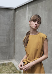 Linen Midi Dress with Waist Tie and Side Slits – Sleeveless Elegant Summer Wardrobe Essential