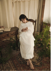 Blusa Teresa de lino y algodón con cuello puritano y manga larga