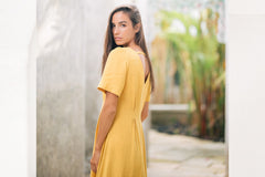 Elegant Square Neck Linen Midi Dress with Flowy Skirt and Short Sleeves