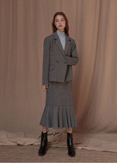 Tailored Linen Blazer with Structured Lapel and Double-Breasted Closure for Timeless Elegance
