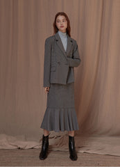 Tailored Linen Blazer with Structured Lapel and Double-Breasted Closure for Timeless Elegance