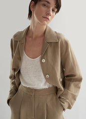 Cropped Linen Blazer with Patch Pocket and Button Front for Tailored Summer Styling