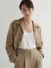 Cropped Linen Blazer with Patch Pocket and Button Front for Tailored Summer Styling
