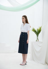 Linen Blouse with Notch Collar and Puff Sleeves for Lightweight Tailored Summer Elegance