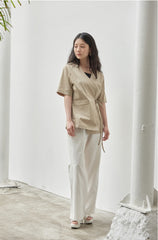 Sleeveless Linen Blouse with Ruffle Collar and Textured Fabric for Elegant Summer Outfits