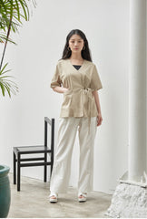 Sleeveless Linen Blouse with Ruffle Collar and Textured Fabric for Elegant Summer Outfits