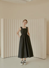 Sleeveless Linen Midi Dress with Square Neckline, Elastic Waist, and Buttoned Back Detail