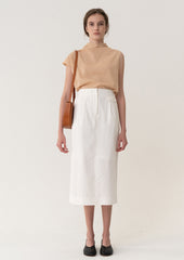 High-Waisted Linen Midi Skirt with Back Vent and Clean Front Panel for Effortless Sophistication