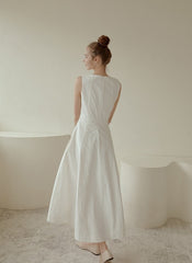 Sleeveless Linen Midi Dress with V-Neckline, Flared Hem, and Tailored Waist for Elegant Fit