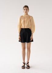 Tailored High-Waisted Linen Shorts with Pleated Front and Flap Pocket Detail for Effortless Style