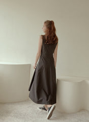 Sleeveless Cotton Poplin Midi Dress with V-Neckline, Tailored Waist, and Flared Hem Design
