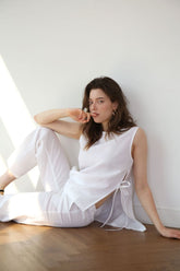 Sleeveless Side-Tie Linen Blouse with Relaxed Fit and Scoop Neckline