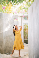 Elegant Square Neck Linen Midi Dress with Flowy Skirt and Short Sleeves