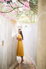 Elegant Square Neck Linen Midi Dress with Flowy Skirt and Short Sleeves