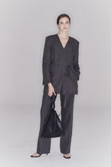 Tailored Linen Blazer for Women with Belted Waist and Structured Shoulders – Elegant Fit