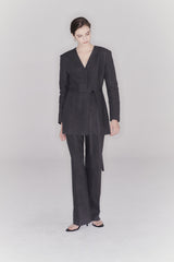 Tailored Linen Blazer for Women with Belted Waist and Structured Shoulders – Elegant Fit