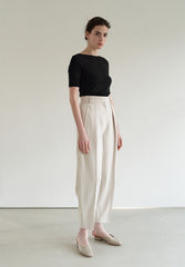 High-Waisted Pleated Linen Trousers for Women with Tapered Legs and Tailored Fit
