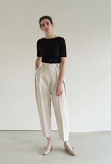 High-Waisted Pleated Linen Trousers for Women with Tapered Legs and Tailored Fit