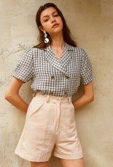 High-Waisted Linen Shorts With Tailored Seams And Minimalist Finish For Effortless Summer Style